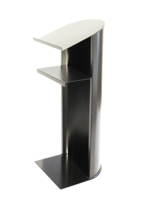 Moderner Ambo, vorne halbrund gearbeitet