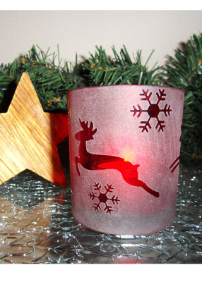 Rotes Windlicht mit Hirschmotiv